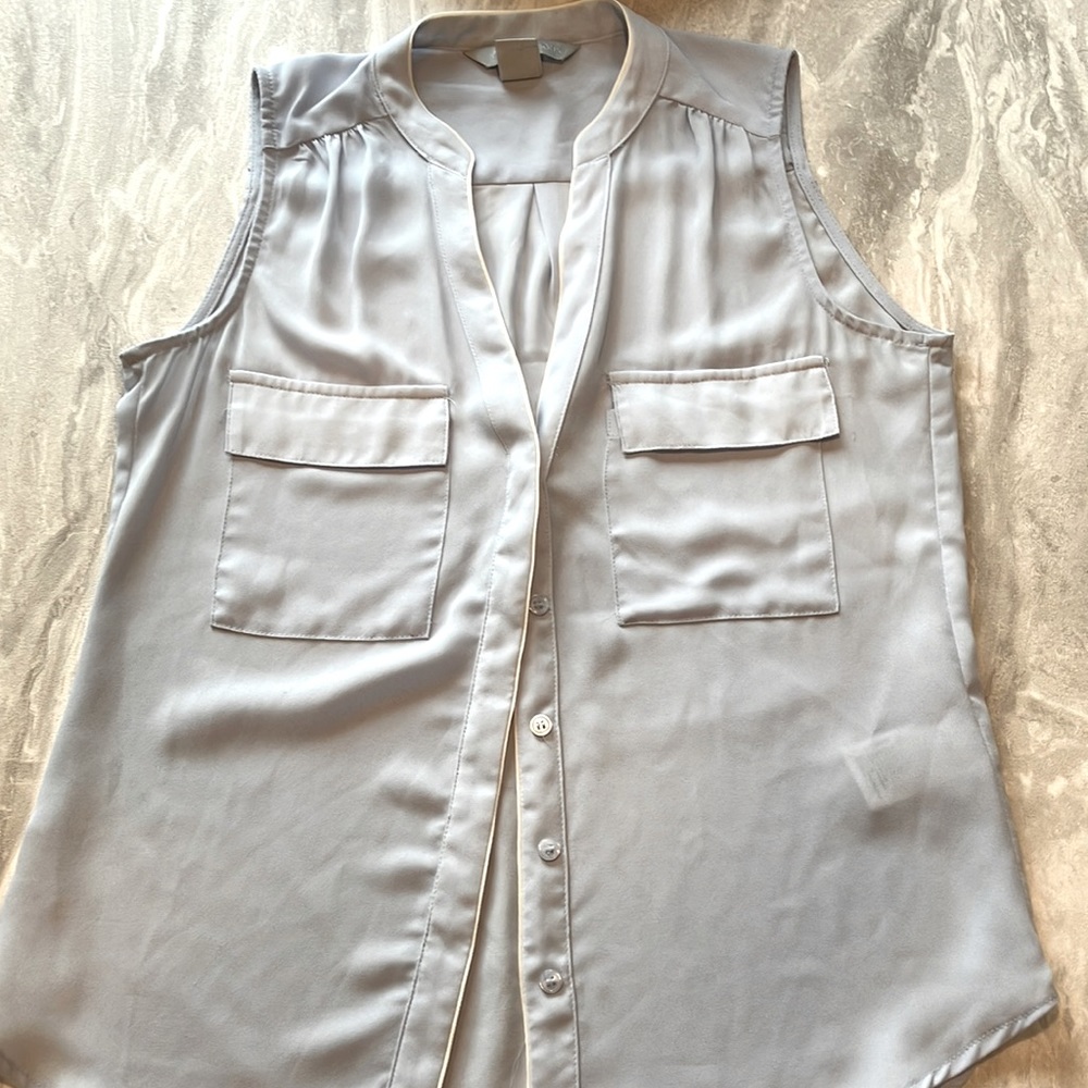 H&M Sleeveless Button Down Blouse
